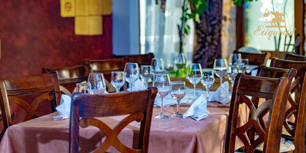 Villa Etiquette Deva Bagian luar foto