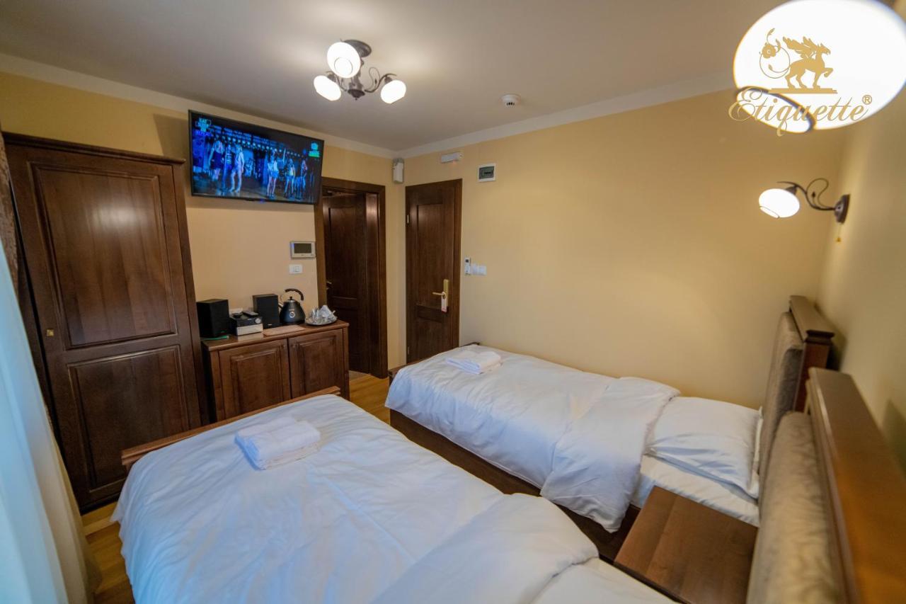 Villa Etiquette Deva Bagian luar foto