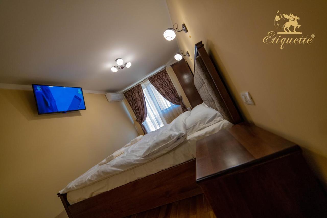 Villa Etiquette Deva Bagian luar foto