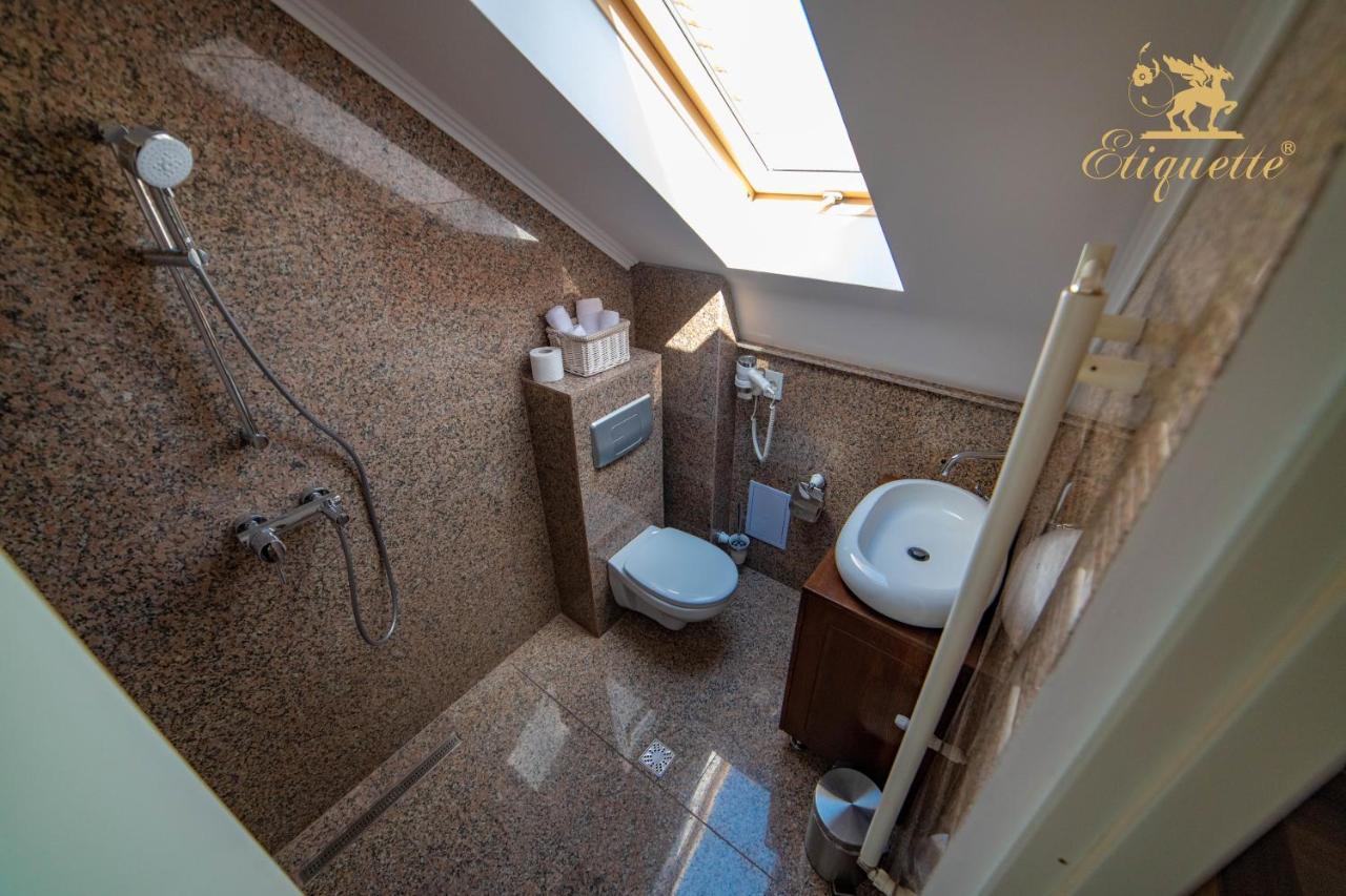 Villa Etiquette Deva Bagian luar foto