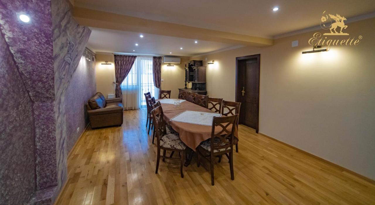 Villa Etiquette Deva Bagian luar foto