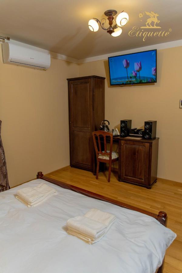 Villa Etiquette Deva Bagian luar foto