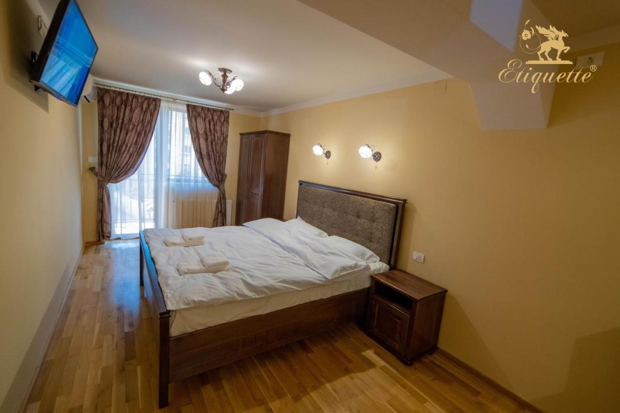 Villa Etiquette Deva Bagian luar foto